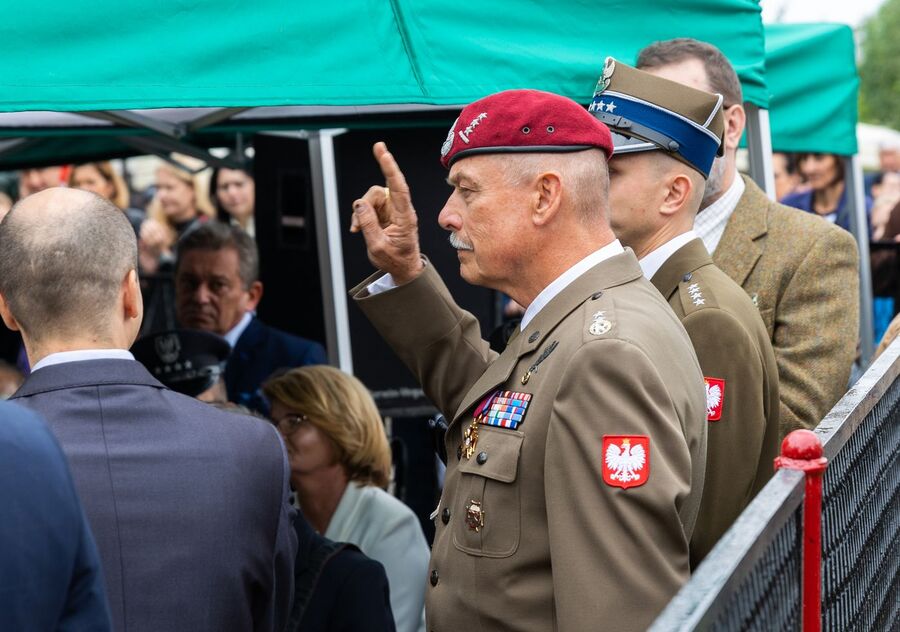 W Klimontowie odsłonięto pomnik 24. Eskadry Rozpoznawczej Armii „Kraków”