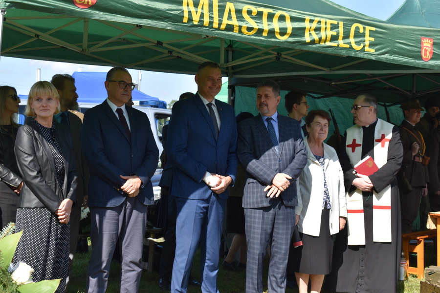 Upamiętniono żołnierzy i ludność cywilną walczących w obronie Kielc - fot. Katarzyna Pronobis (IPN Kielce)