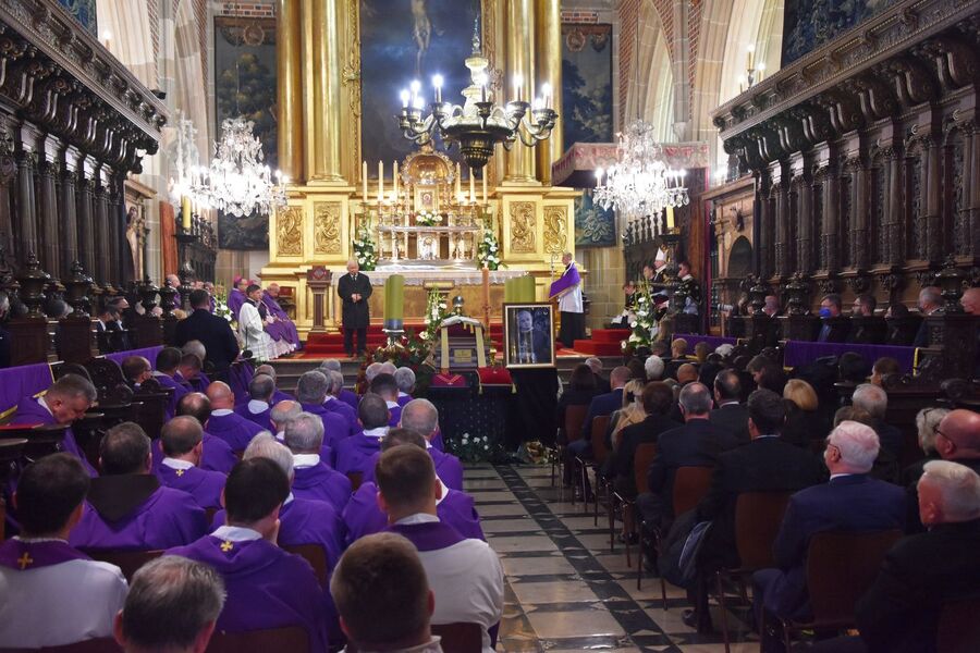 Uroczystości pogrzebowe ks. Zdzisława Sochackiego. Fot. Małopolski Urząd Wojewódzki