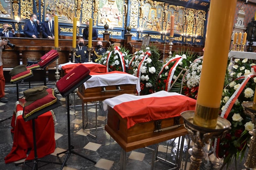 Uroczystości pogrzebowe ks. Gurgacza, Ryszarda Kłaputa i ppor. Zajączkowskiego. Fot. Janusz Ślęzak (IPN)