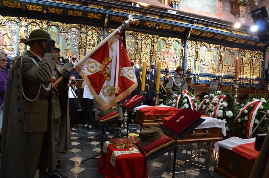 Uroczystości pogrzebowe ks. Gurgacza, Ryszarda Kłaputa i ppor. Zajączkowskiego. Fot. Janusz Ślęzak (IPN)