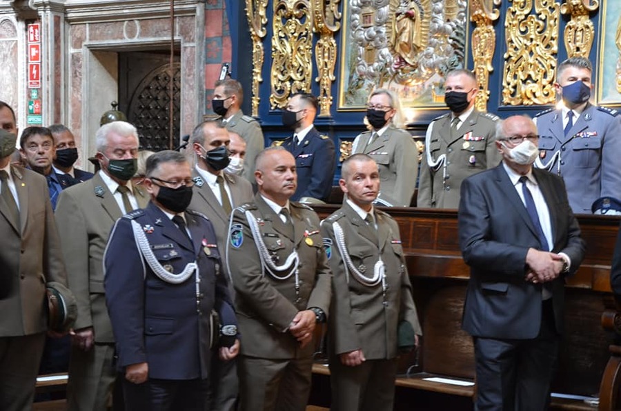 Uroczystości pogrzebowe ks. Gurgacza, Ryszarda Kłaputa i ppor. Zajączkowskiego. Fot. Janusz Ślęzak (IPN)