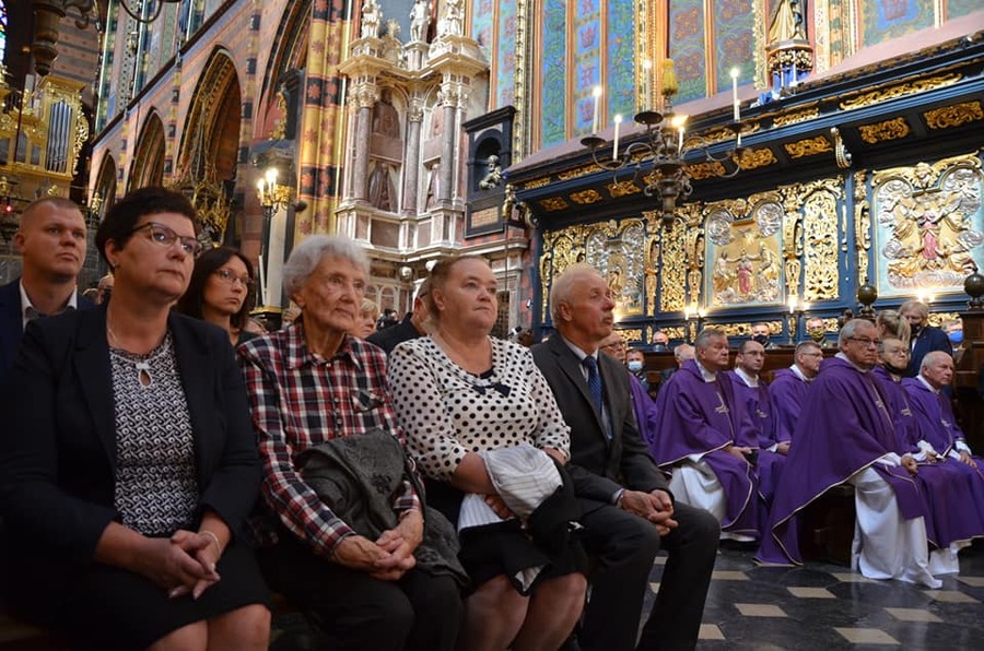 Uroczystości pogrzebowe ks. Gurgacza, Ryszarda Kłaputa i ppor. Zajączkowskiego. Fot. Janusz Ślęzak (IPN)