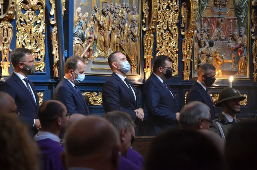 Uroczystości pogrzebowe ks. Gurgacza, Ryszarda Kłaputa i ppor. Zajączkowskiego. Fot. Janusz Ślęzak (IPN)