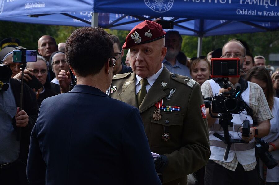 Uroczystości pogrzebowe ks. Gurgacza, Ryszarda Kłaputa i ppor. Zajączkowskiego. Fot. Janusz Ślęzak (IPN)