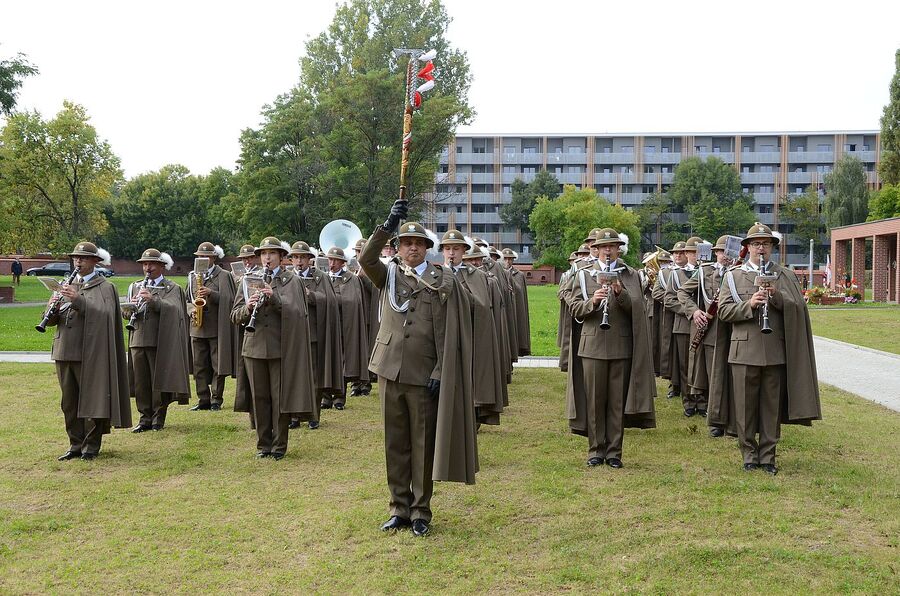 Uroczystości pogrzebowe ks. Gurgacza, Ryszarda Kłaputa i ppor. Zajączkowskiego. Fot. Janusz Ślęzak (IPN)