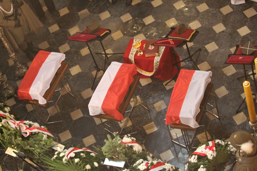 Uroczystości pogrzebowe ks. Gurgacza, Ryszarda Kłaputa i ppor. Zajączkowskiego. Fot. Żaneta Wierzgacz (IPN)