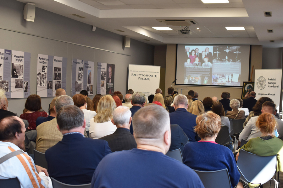 Otwarcie wystawy „Na straży pamięci. 30 lat Stowarzyszenia Kielecka Rodzina Katyńska” - fot. Katarzyna Pronobis (IPN)