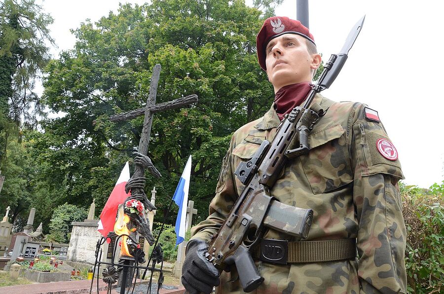 82. rocznica agresji Związku Sowieckiego na Polskę. Uroczystość na cmentarzu Rakowickim. Fot. Janusz Ślęzak (IPN)