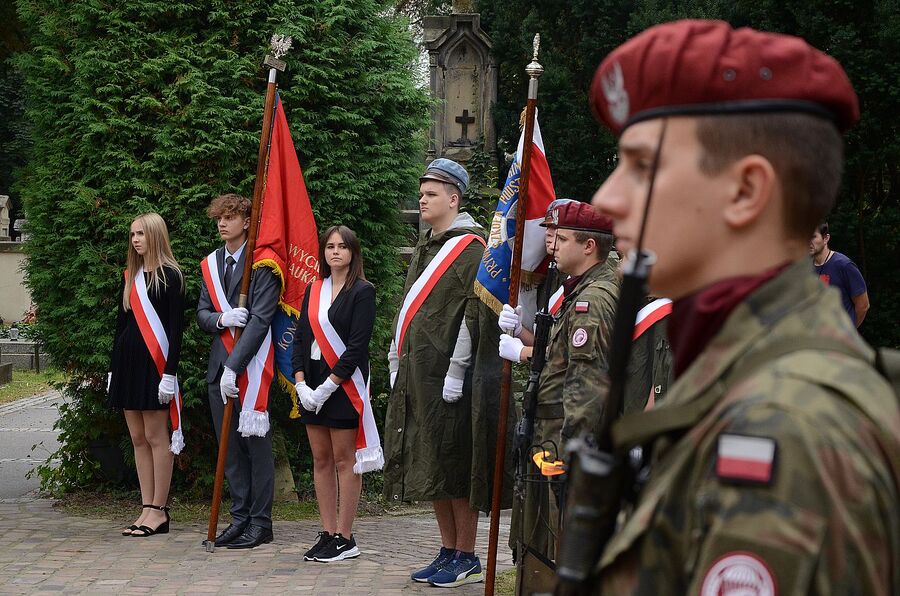 82. rocznica agresji Związku Sowieckiego na Polskę. Uroczystość na cmentarzu Rakowickim. Fot. Janusz Ślęzak (IPN)
