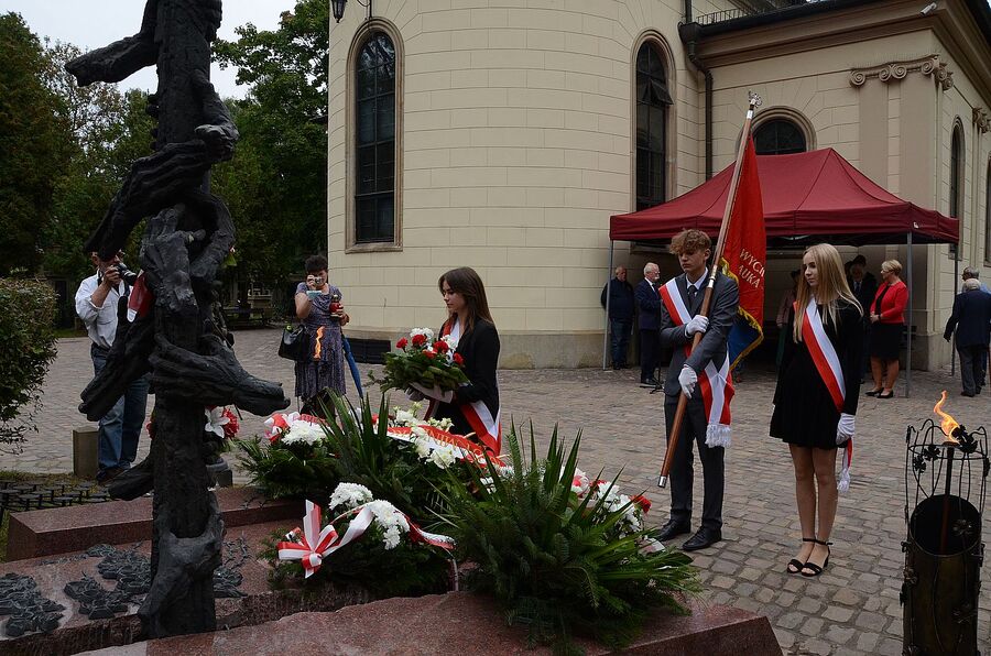 82. rocznica agresji Związku Sowieckiego na Polskę. Uroczystość na cmentarzu Rakowickim. Fot. Janusz Ślęzak (IPN)