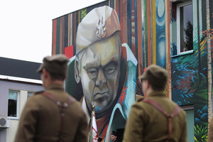 Odsłonięcie muralu z wizerunkiem płk. Jana Piwnika „Ponurego”  fot. Wiktor Taszłow / Radio Kielce
