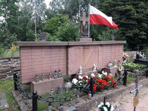 Cmentarz w Zagnańsku. Zbiorowy grób żołnierzy WP z Grupy „Kielce” poległych w bitwie pod Kajetanowem i Barczą