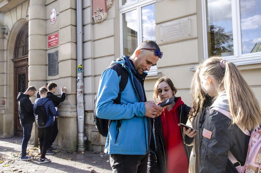 Gra miejska „Na tropie Bolesława Barbackiego”. Fot. Agnieszka Masłowska (IPN)