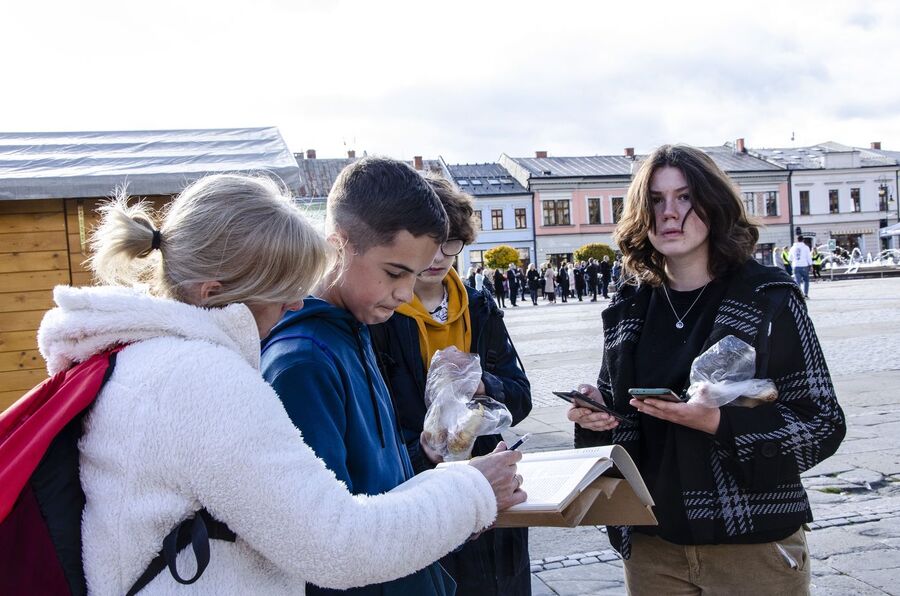 Gra miejska „Na tropie Bolesława Barbackiego”. Fot. Agnieszka Masłowska (IPN)