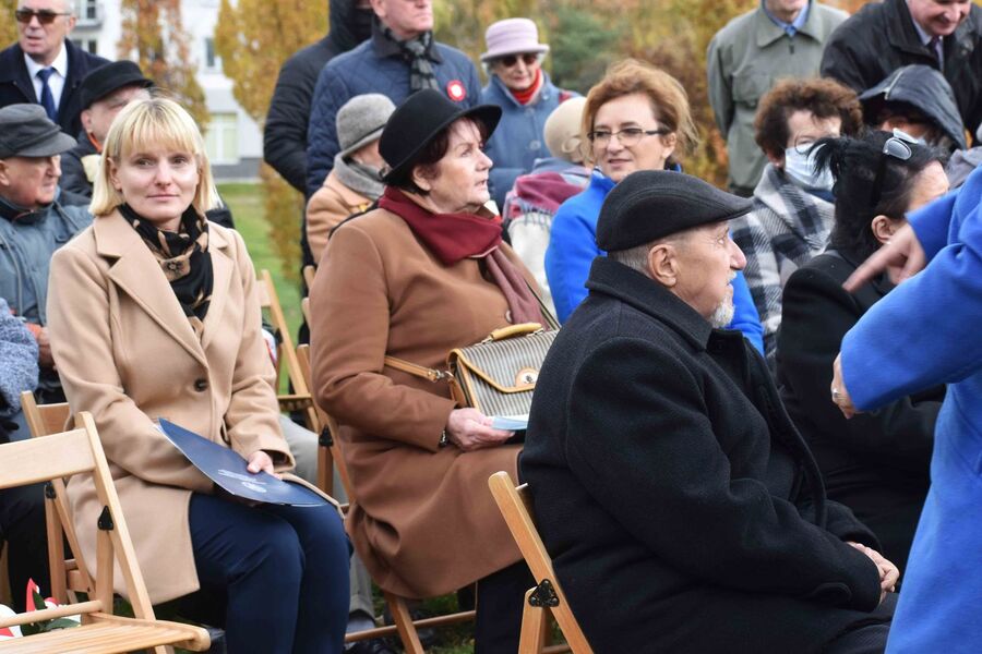 Na kieleckiej Kadzielni odsłonięto pomnik Matki Polki Sybiraczki. Fot. Katarzyna Pronobis (IPN)