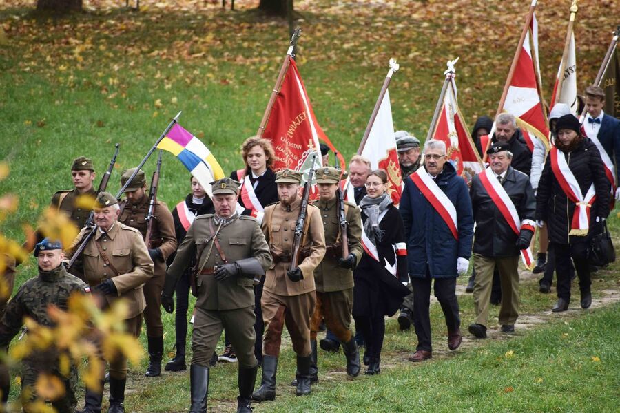 Na kieleckiej Kadzielni odsłonięto pomnik Matki Polki Sybiraczki. Fot. Katarzyna Pronobis (IPN)