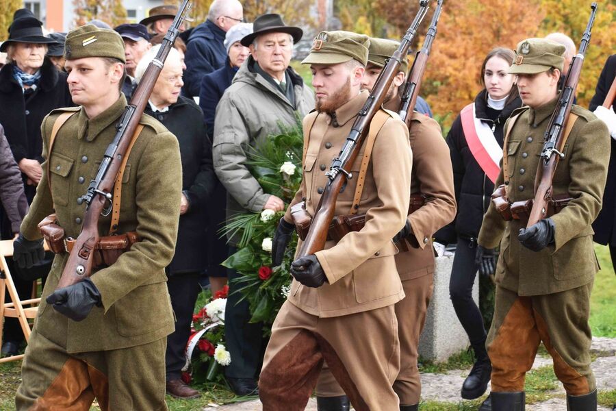 Na kieleckiej Kadzielni odsłonięto pomnik Matki Polki Sybiraczki. Fot. Katarzyna Pronobis (IPN)