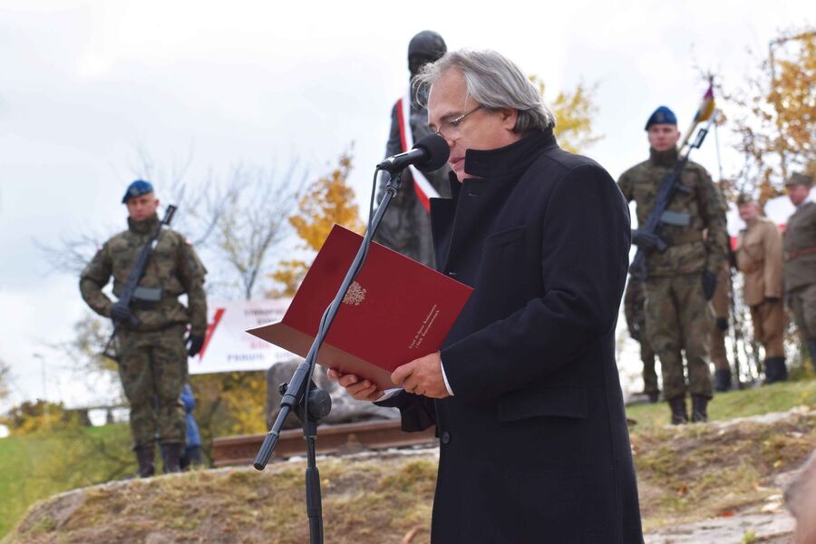 Na kieleckiej Kadzielni odsłonięto pomnik Matki Polki Sybiraczki. Fot. Katarzyna Pronobis (IPN)