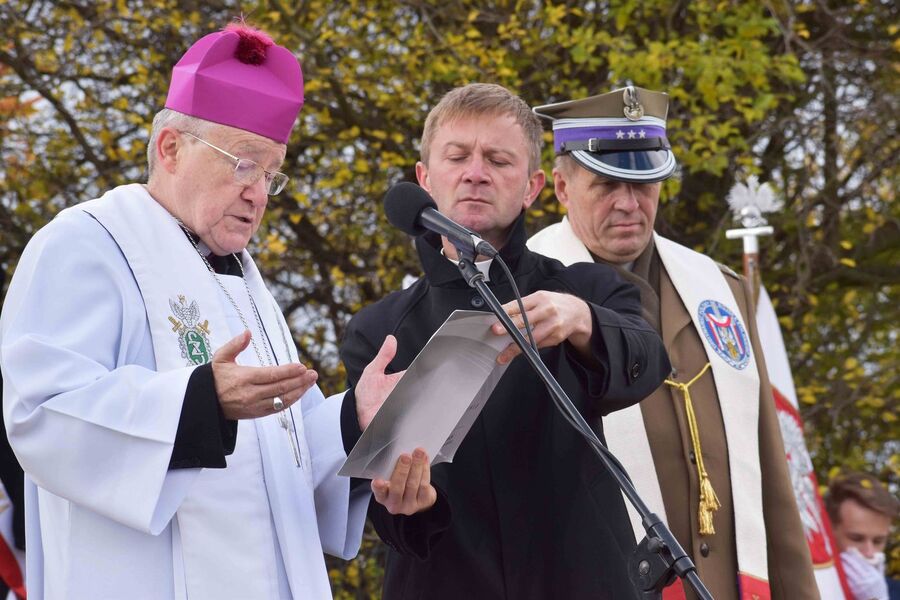 Na kieleckiej Kadzielni odsłonięto pomnik Matki Polki Sybiraczki. Fot. Katarzyna Pronobis (IPN)