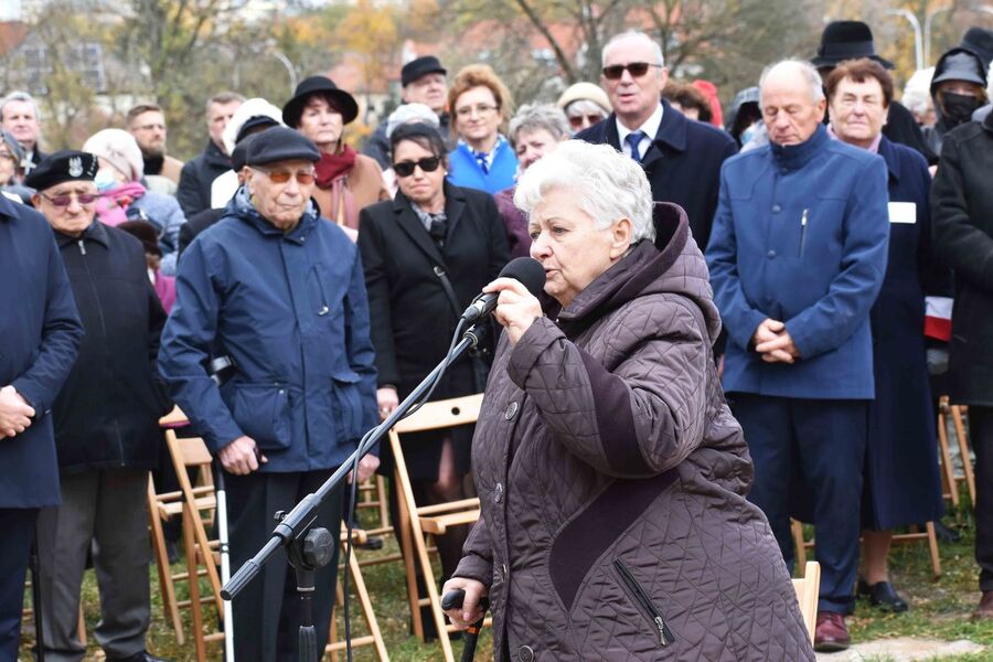 Na kieleckiej Kadzielni odsłonięto pomnik Matki Polki Sybiraczki. Fot. Katarzyna Pronobis (IPN)