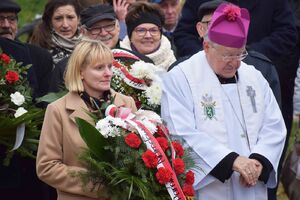 Na kieleckiej Kadzielni odsłonięto pomnik Matki Polki Sybiraczki. Fot. Katarzyna Pronobis (IPN)