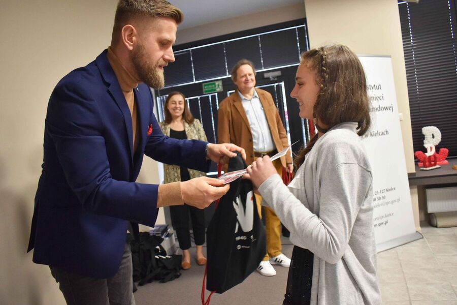 Finał konkursu recytatorskiego w Kielcach. Fot. Katarzyna Pronobis (IPN)