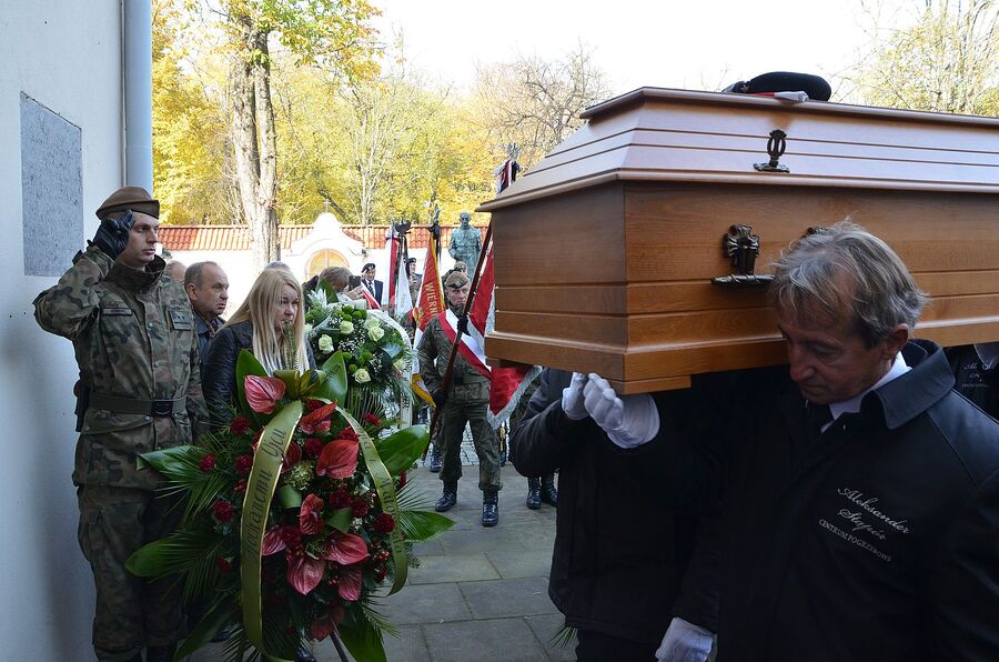 Uroczystości pogrzebowe ppłk. Janusza Kamockiego „Mamuta”. Fot. Janusz Ślęzak (IPN)