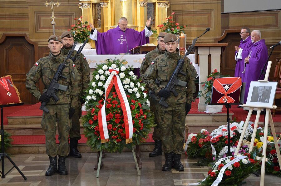 Uroczystości pogrzebowe ppłk. Janusza Kamockiego „Mamuta”. Fot. Janusz Ślęzak (IPN)