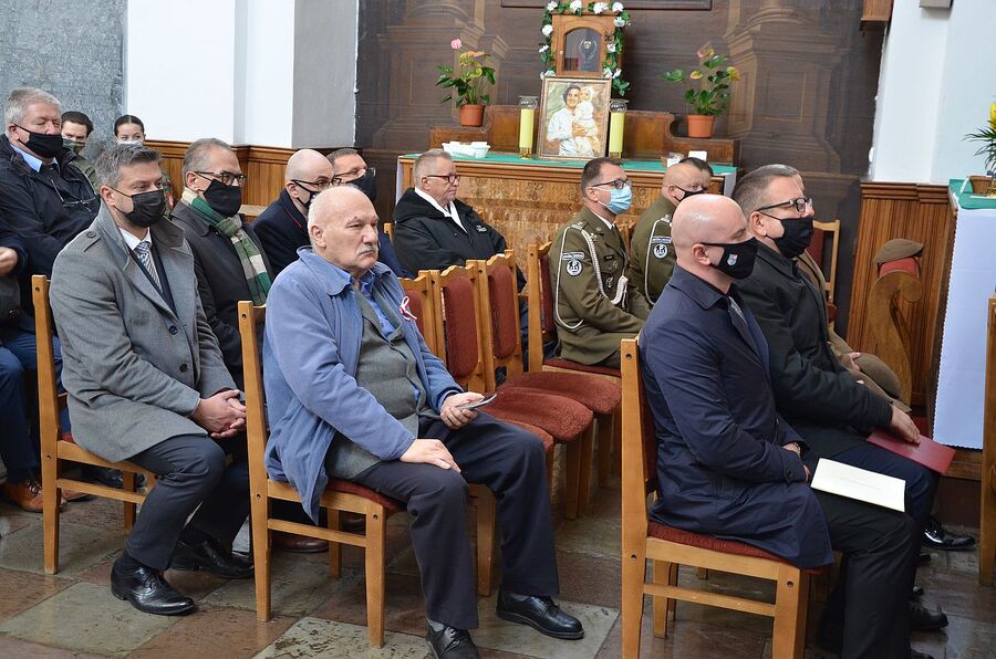 Uroczystości pogrzebowe ppłk. Janusza Kamockiego „Mamuta”. Fot. Janusz Ślęzak (IPN)