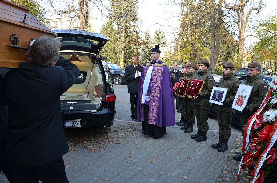 Uroczystości pogrzebowe ppłk. Janusza Kamockiego „Mamuta”. Fot. Janusz Ślęzak (IPN)