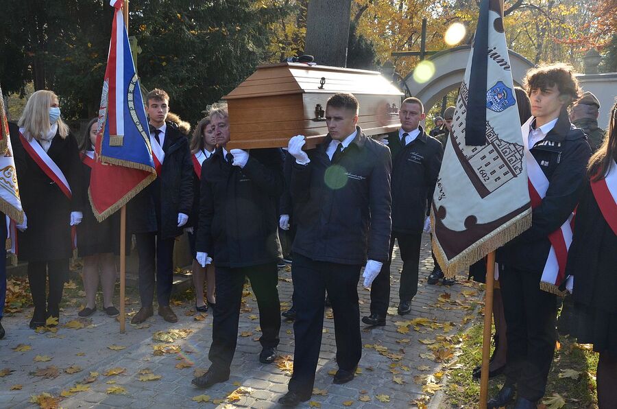 Uroczystości pogrzebowe ppłk. Janusza Kamockiego „Mamuta”. Fot. Janusz Ślęzak (IPN)