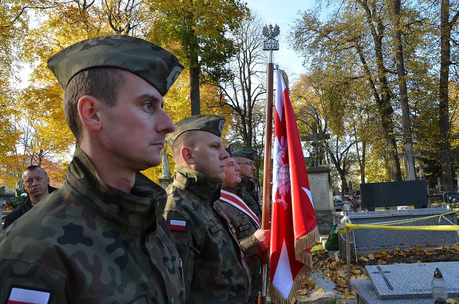 Uroczystości pogrzebowe ppłk. Janusza Kamockiego „Mamuta”. Fot. Janusz Ślęzak (IPN)