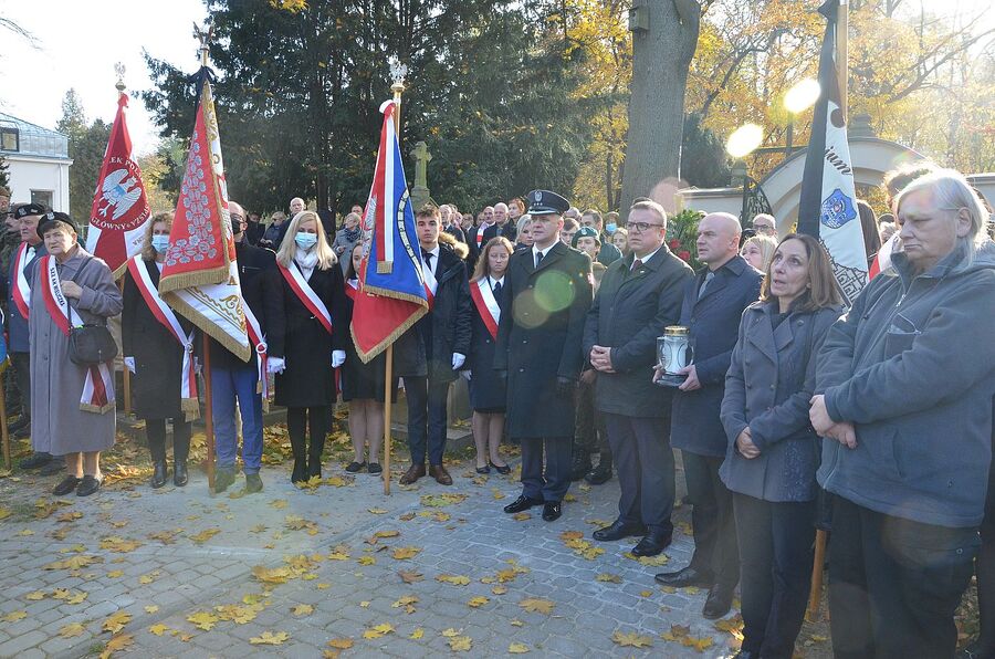 Uroczystości pogrzebowe ppłk. Janusza Kamockiego „Mamuta”. Fot. Janusz Ślęzak (IPN)