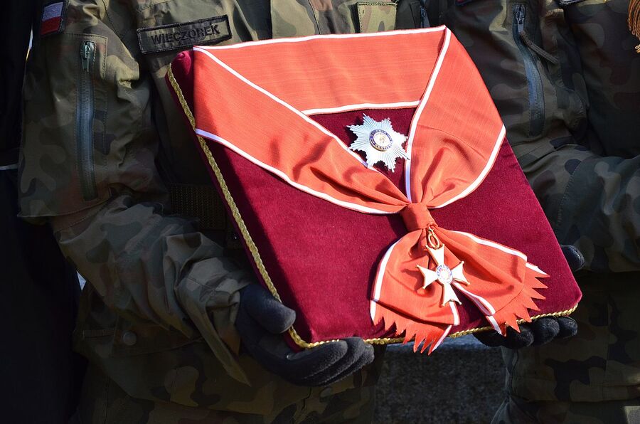 Uroczystości pogrzebowe ppłk. Janusza Kamockiego „Mamuta”. Fot. Janusz Ślęzak (IPN)