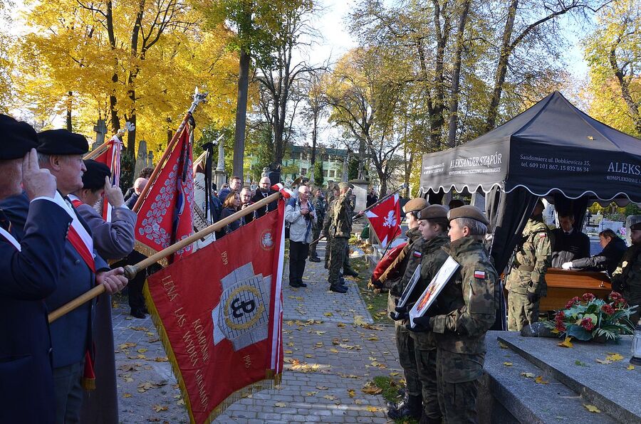 Uroczystości pogrzebowe ppłk. Janusza Kamockiego „Mamuta”. Fot. Janusz Ślęzak (IPN)
