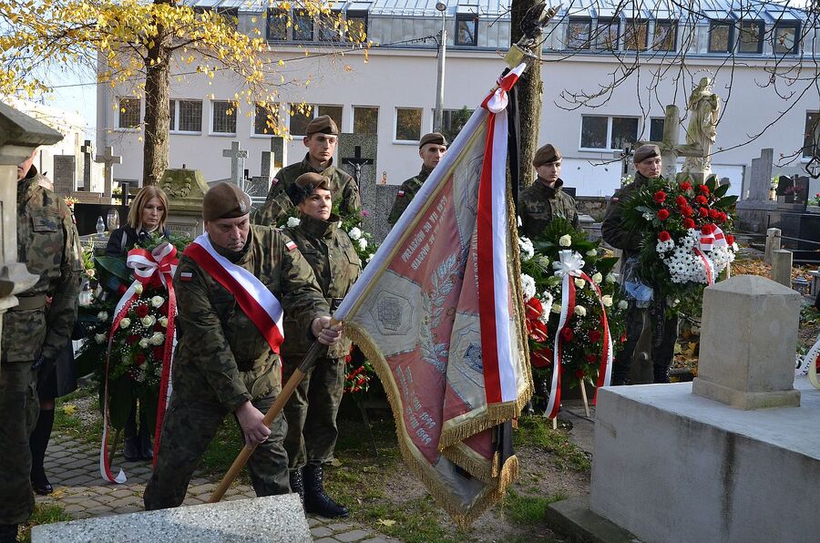 Uroczystości pogrzebowe ppłk. Janusza Kamockiego „Mamuta”. Fot. Janusz Ślęzak (IPN)