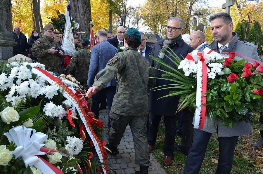 Uroczystości pogrzebowe ppłk. Janusza Kamockiego „Mamuta”. Fot. Janusz Ślęzak (IPN)
