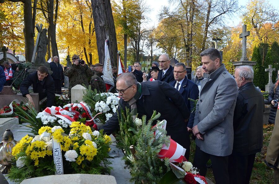 Uroczystości pogrzebowe ppłk. Janusza Kamockiego „Mamuta”. Fot. Janusz Ślęzak (IPN)