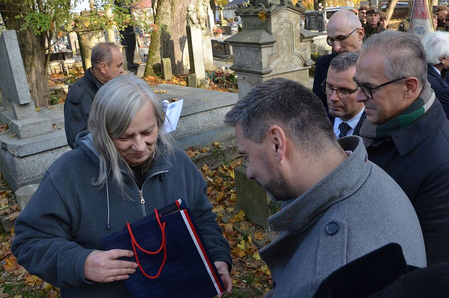 Uroczystości pogrzebowe ppłk. Janusza Kamockiego „Mamuta”. Fot. Janusz Ślęzak (IPN)