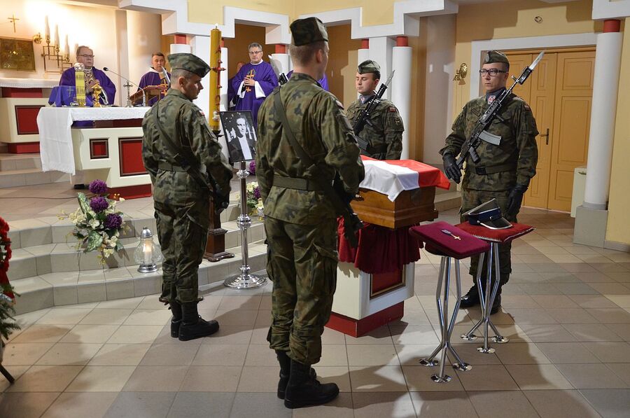 Uroczystości pogrzebowe Mieczysława Zaręby w Wadowicach. Fot. Janusz Ślęzak (IPN)