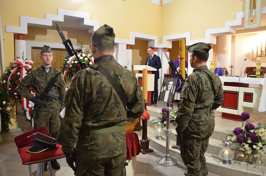 Uroczystości pogrzebowe Mieczysława Zaręby w Wadowicach. Fot. Janusz Ślęzak (IPN)