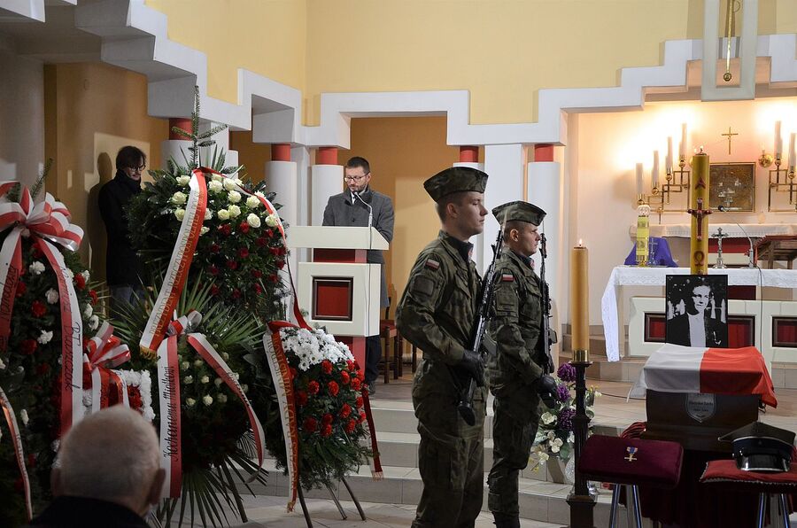 Uroczystości pogrzebowe Mieczysława Zaręby w Wadowicach. Fot. Janusz Ślęzak (IPN)