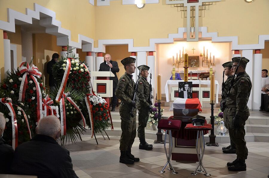 Uroczystości pogrzebowe Mieczysława Zaręby w Wadowicach. Fot. Janusz Ślęzak (IPN)