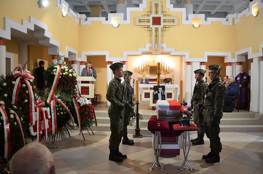 Uroczystości pogrzebowe Mieczysława Zaręby w Wadowicach. Fot. Janusz Ślęzak (IPN)
