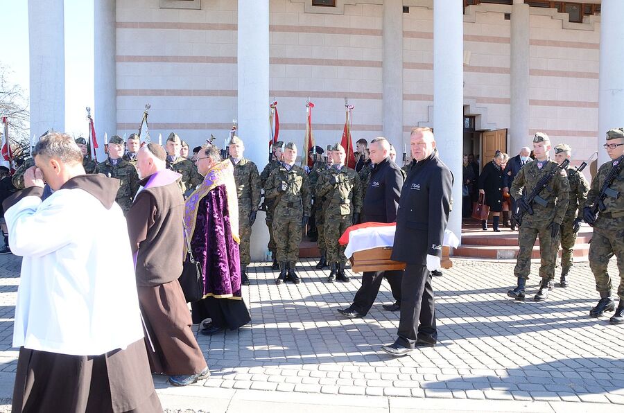 Uroczystości pogrzebowe Mieczysława Zaręby w Wadowicach. Fot. Janusz Ślęzak (IPN)