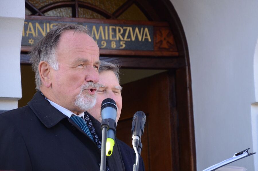 Przedstawiciele IPN na Zaduszkach Witosowych w Wierzchosławicach. Fot. Janusz Ślęzak (IPN)