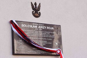 Odsłonięcie tablicy gen. Bolesława Roi w Kielcach. Fot. Katarzyna Pronobis (IPN)