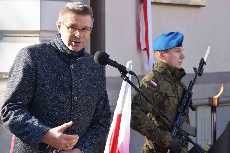 Odsłonięcie tablicy gen. Bolesława Roi w Kielcach. Fot. Katarzyna Pronobis (IPN)