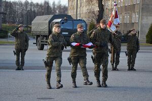 Przysięga żołnierzy obrony terytorialnej w Rząsce. Fot. Monika Wojtyca (IPN)